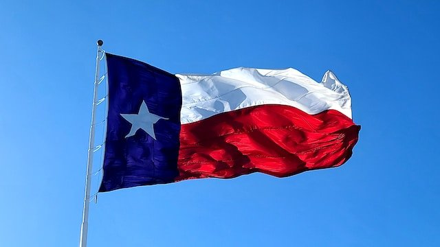 Texas Economy Surges Ahead of National Growth for Fourth Consecutive Quarter Texas Economy Surges Ahead of National Growth for Fourth Consecutive Quarter