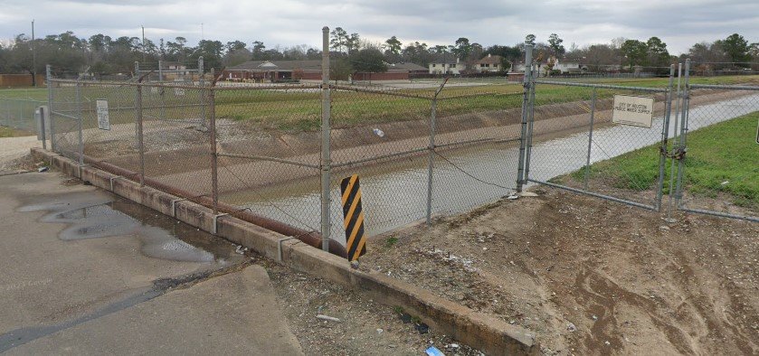 Dead Woman Found on Halifax Street Ditch, Houston Police Investigating Dead Woman Found on Halifax Street Ditch, Houston Police Investigating