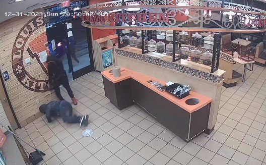Trio Robs Popeyes in Beaumont: Police Seek Public’s Help Trio Robs Popeyes in Beaumont: Police Seek Public’s Help