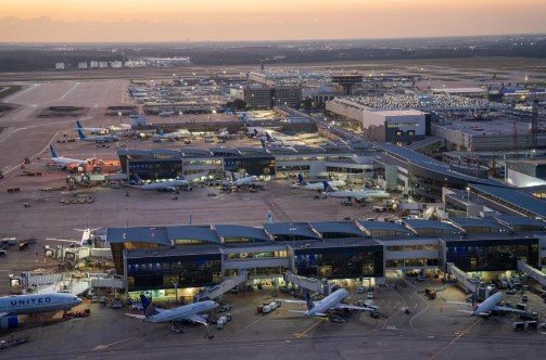 Houston Airports to Suspend Flight Operations on Tuesday Due to Winter Storm