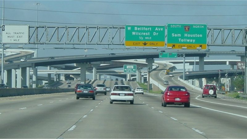 Houston Police Investigate Fatal Crash on Southwest Freeway