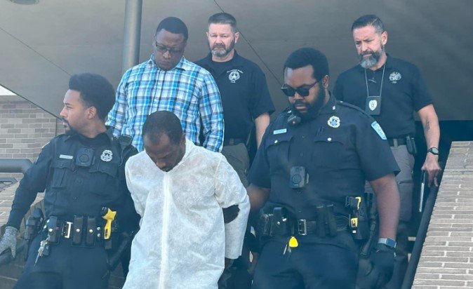 Beaumont Man Stabs Girlfriend to Death, Attempts to Kill Ex-Girlfriend Beaumont Man Stabs Girlfriend to Death, Attempts to Kill Ex-Girlfriend