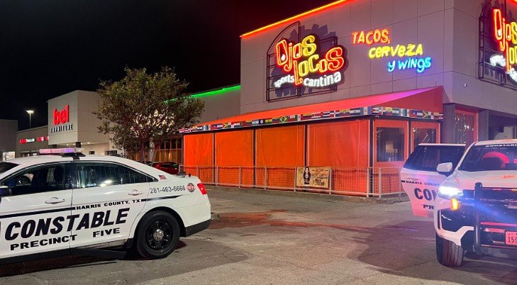 Restaurant Security Guard Arrested for Tasing Patrons After Dine-and-Dash Misunderstanding Restaurant Security Guard Arrested for Tasing Patrons After Dine-and-Dash Misunderstanding