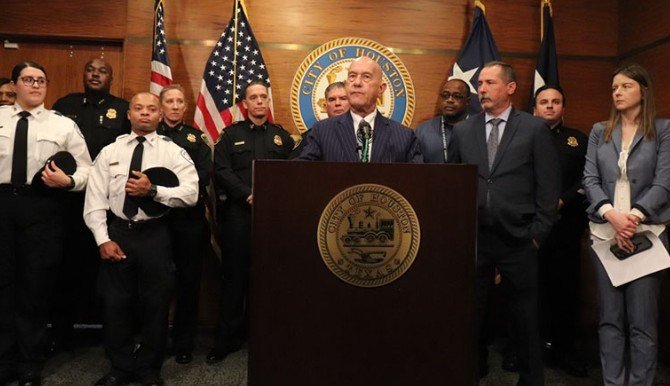 Houston Mayor Announces Landmark Five-Year Contract with Police Union