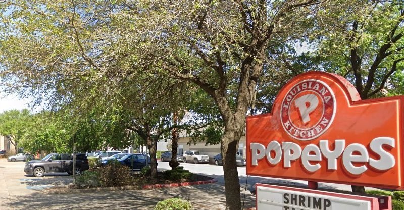 Man Fatally Shot After Argument in Greenspoint Area Restaurant; Police Seek Suspect