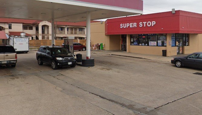 Woman Fatally Stabbed After Argument at Houston Convenience Store; Suspect at Large