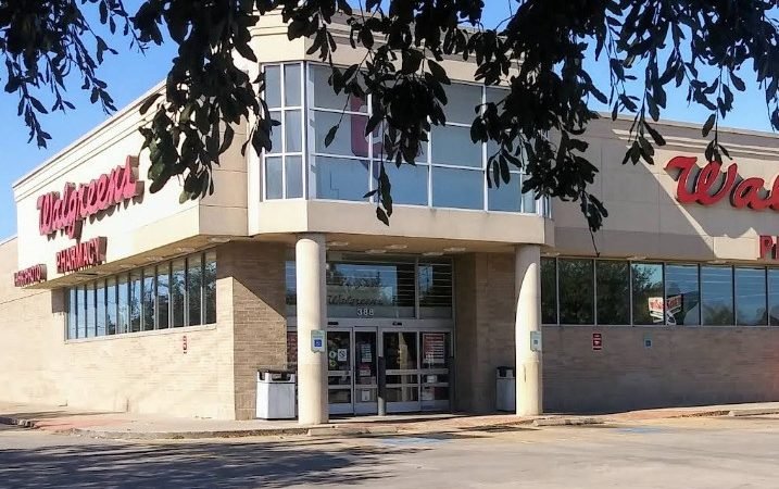 Man Shot, Drives to Houston Walgreens in Critical Condition