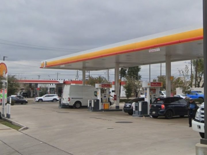 Man Fatally Shot at Sharpstown Gas Station; Houston Police Investigating