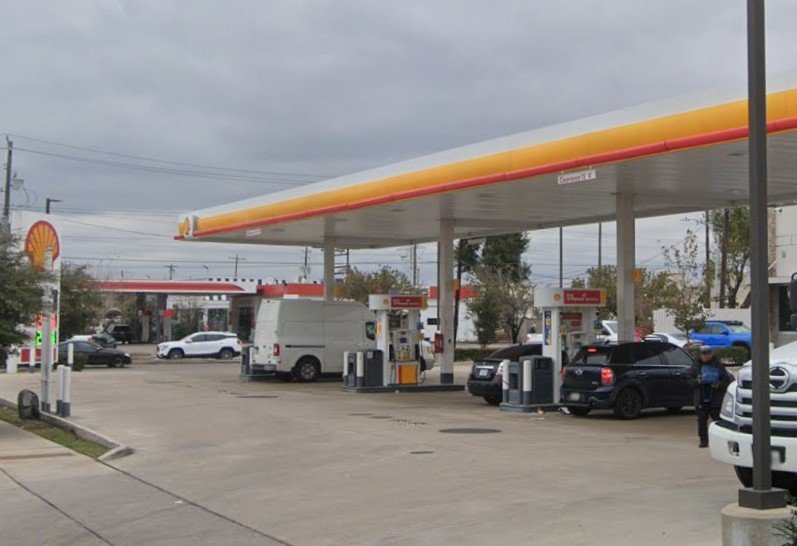 Man Fatally Shot at Sharpstown Gas Station; Houston Police Investigating