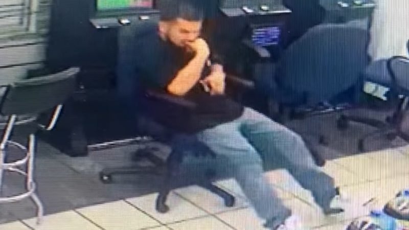 Houston Police Seek Two Suspects in Attempted Carjacking Along North Freeway