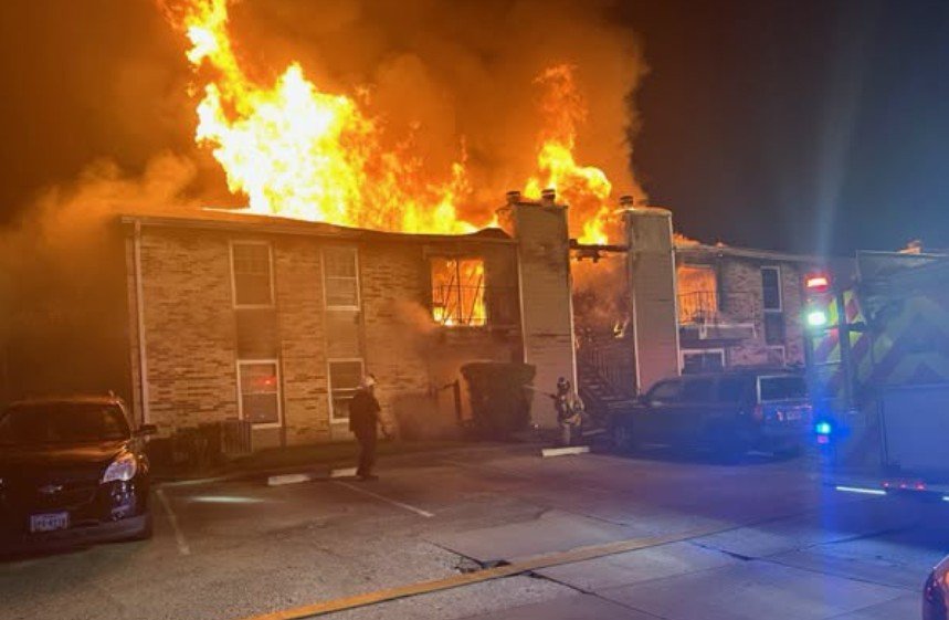 One Dead, Multiple Injured After Multi-Alarm Apartment Fire in Spring, Texas