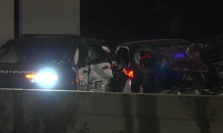 eastex-crash-into-police-unit